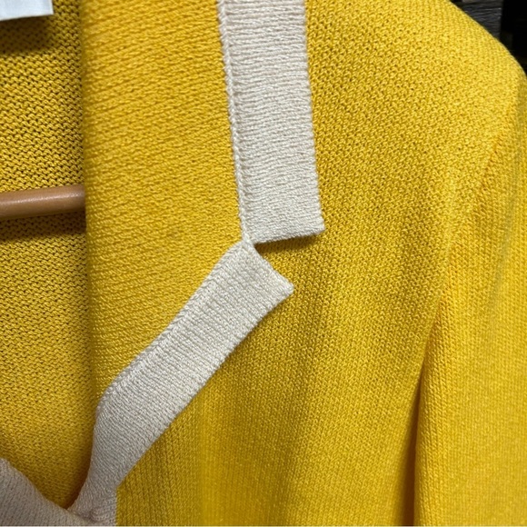 St. John yellow Santana knit jacket size 4 classic gold buttons classic - Picture 5 of 7